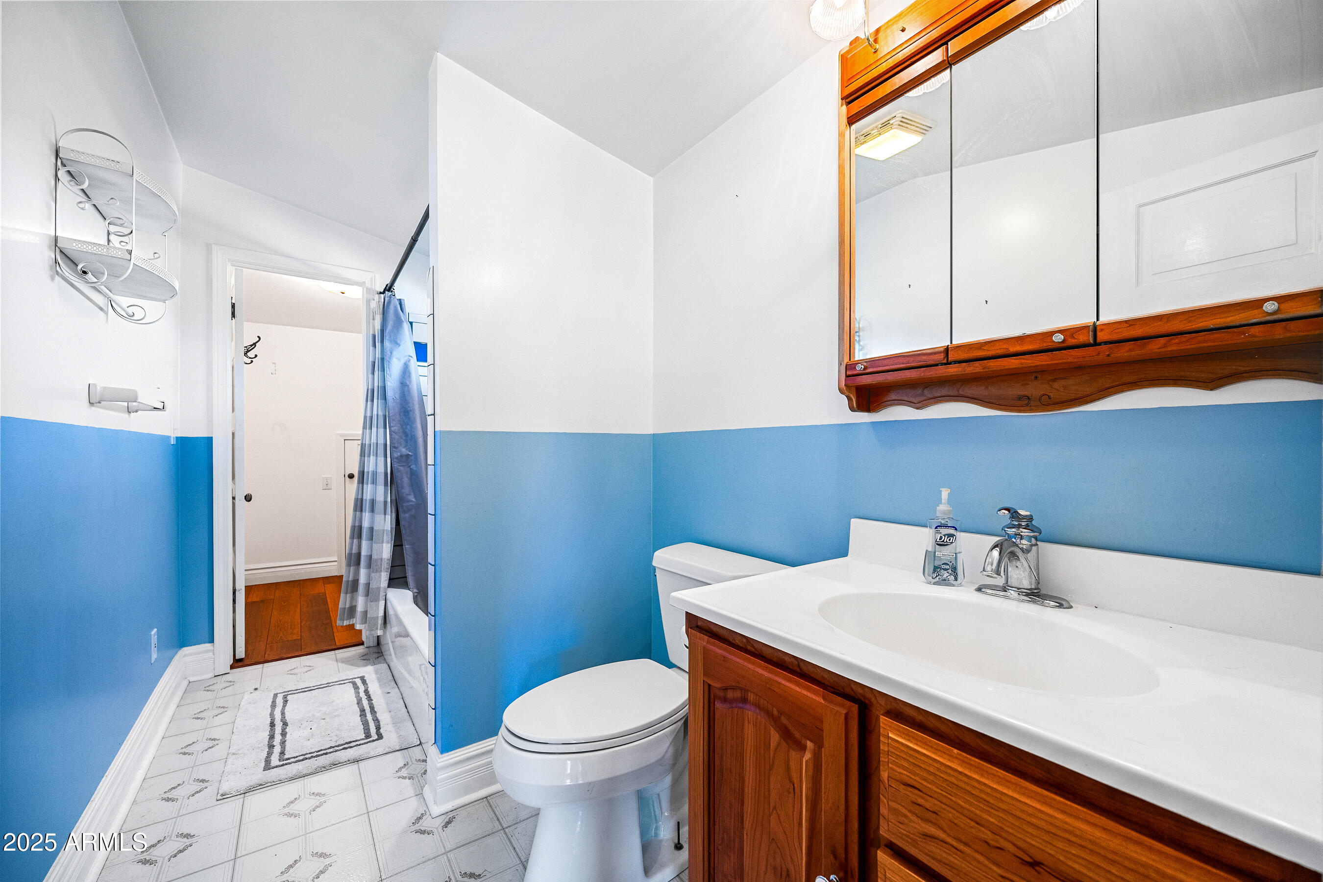 17288 Foothill Road Yarnell, AZ 85362 - Photo 45 of 79 a bathroom with a sink a toilet and shower