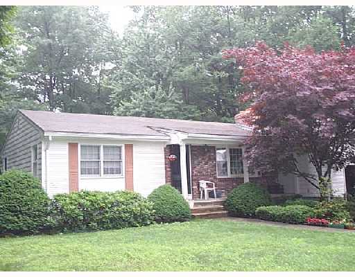 8 Lennon Road Lincoln, RI 02865 - Photo 1 of 1 Exterior Front.