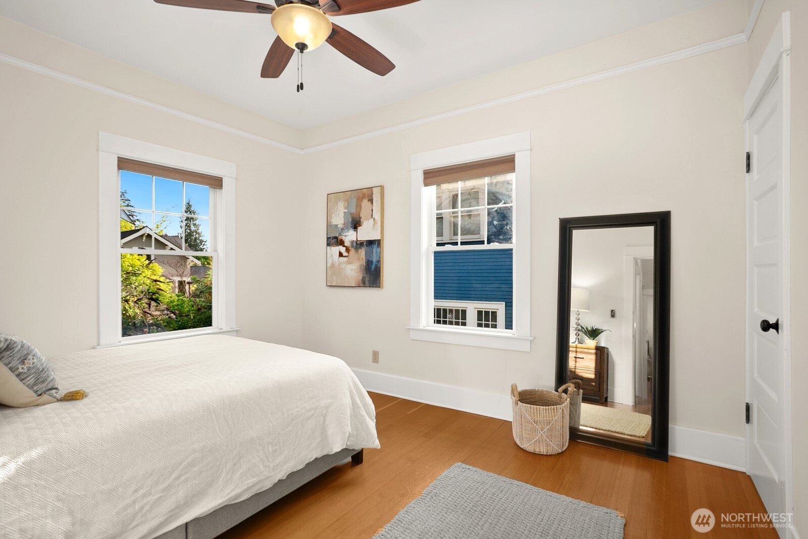 5119 Meridian Avenue North Seattle, WA 98103 - Photo 17 of 39