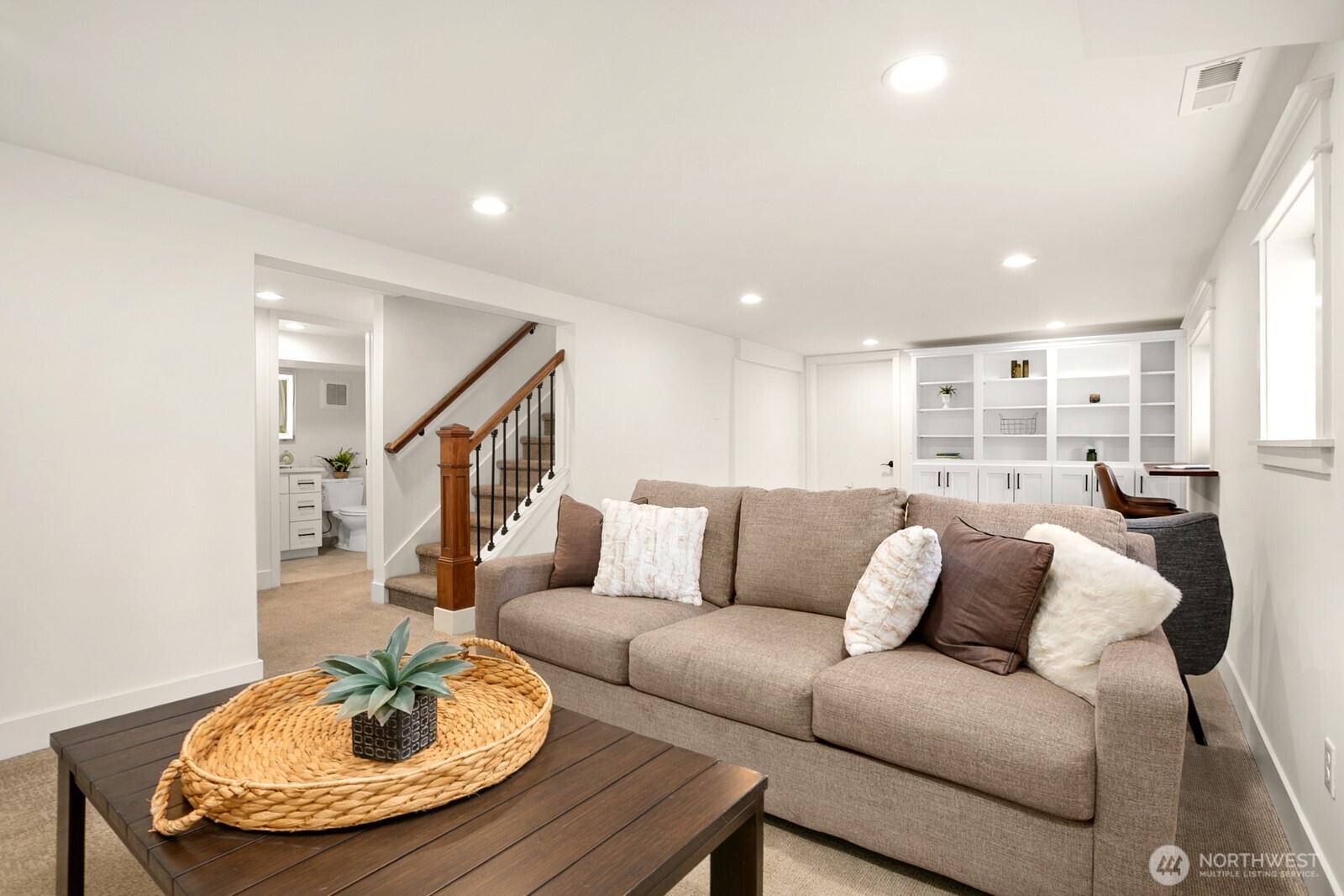 5119 Meridian Avenue North Seattle, WA 98103 - Photo 21 of 39