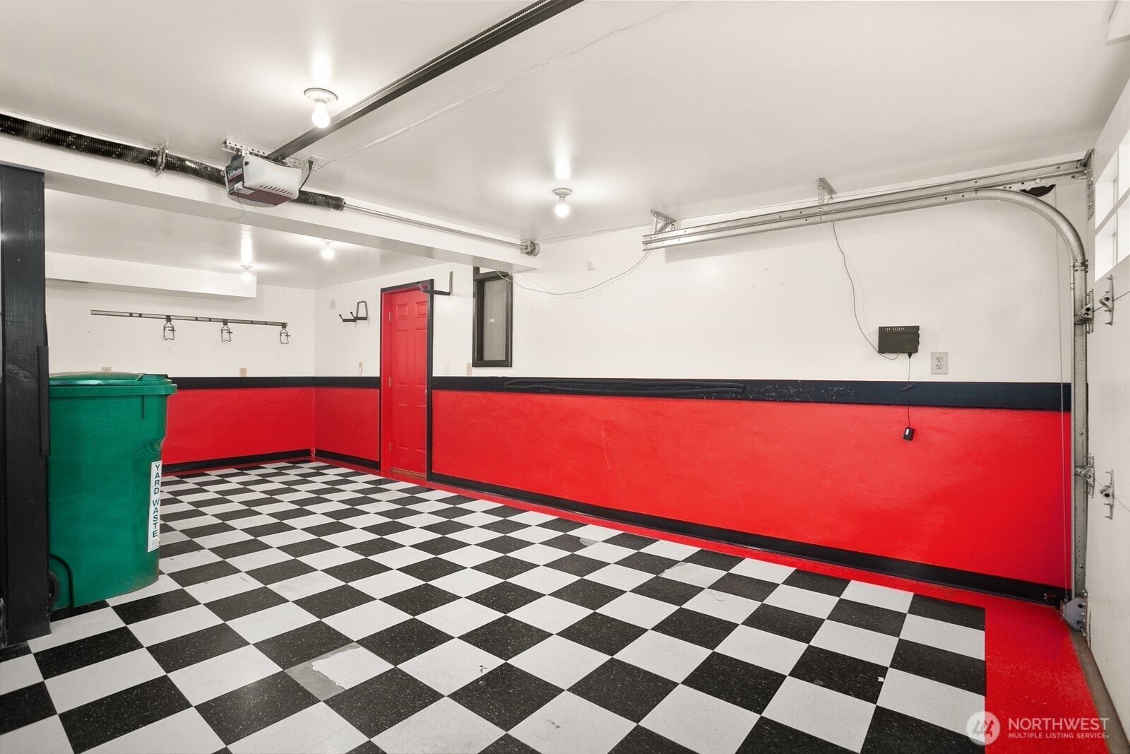 5119 Meridian Avenue North Seattle, WA 98103 - Photo 29 of 39