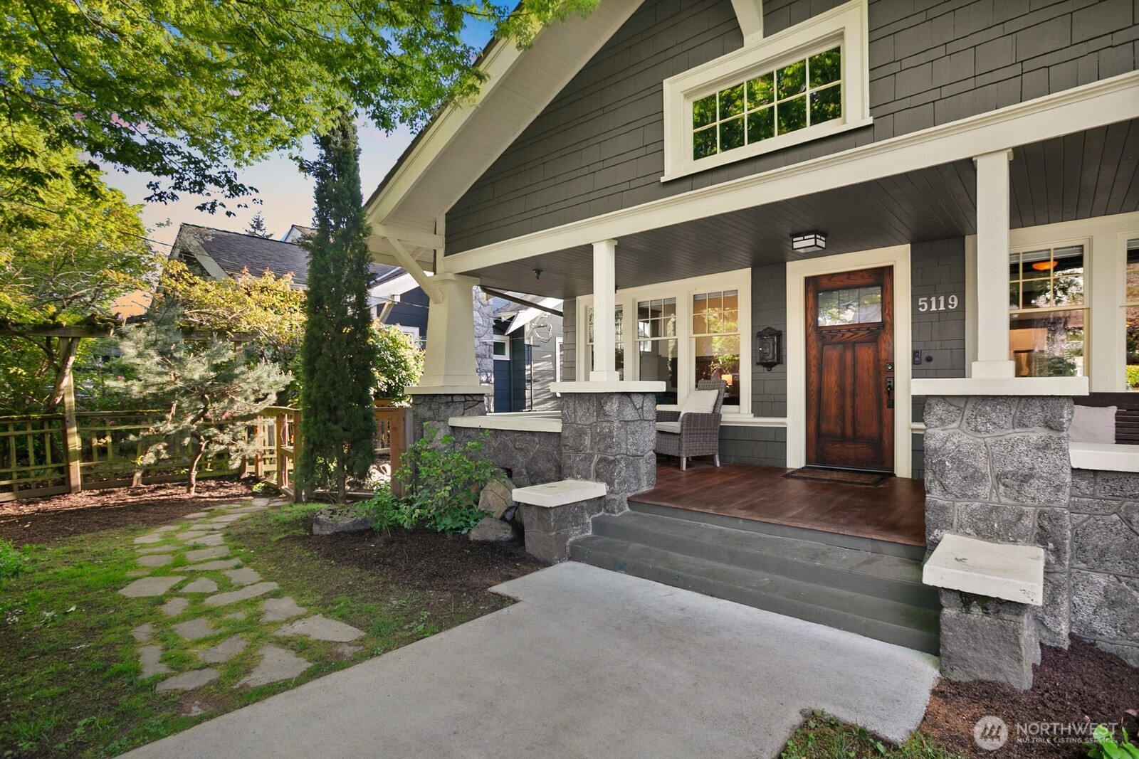 5119 Meridian Avenue North Seattle, WA 98103 - Photo 30 of 39