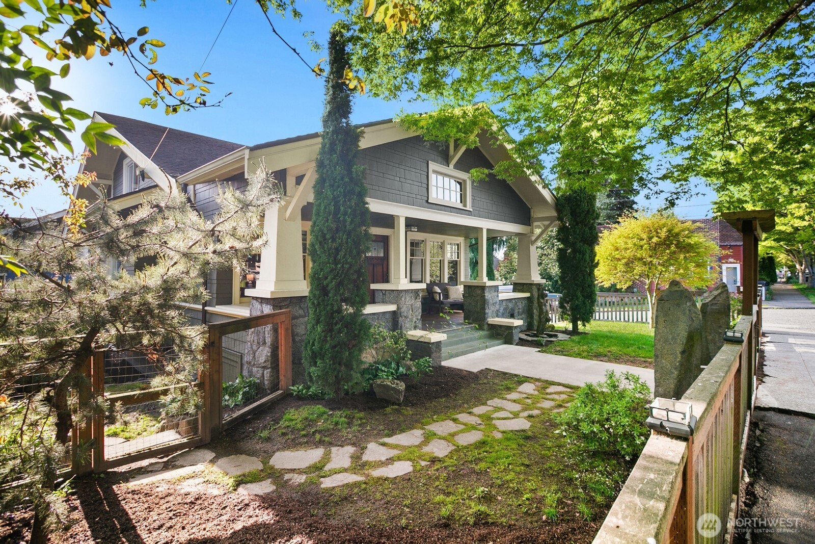 5119 Meridian Avenue North Seattle, WA 98103 - Photo 31 of 39