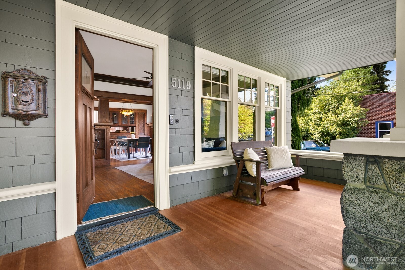 5119 Meridian Avenue North Seattle, WA 98103 - Photo 5 of 39