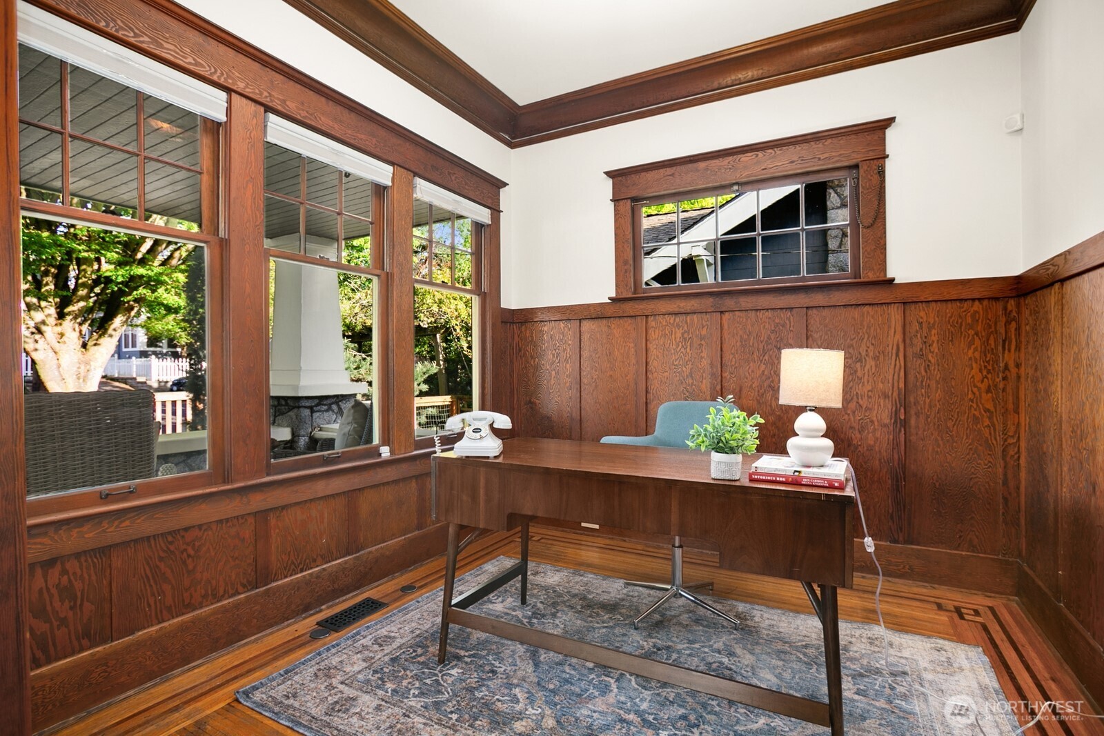 5119 Meridian Avenue North Seattle, WA 98103 - Photo 8 of 39