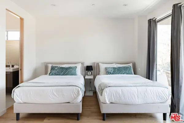 $24,675 | 1723 South Durango Avenue, Los Angeles, CA 90035