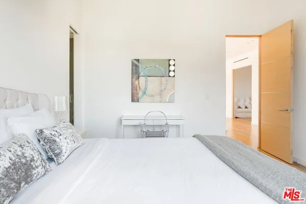 $24,675 | 1723 South Durango Avenue, Los Angeles, CA 90035