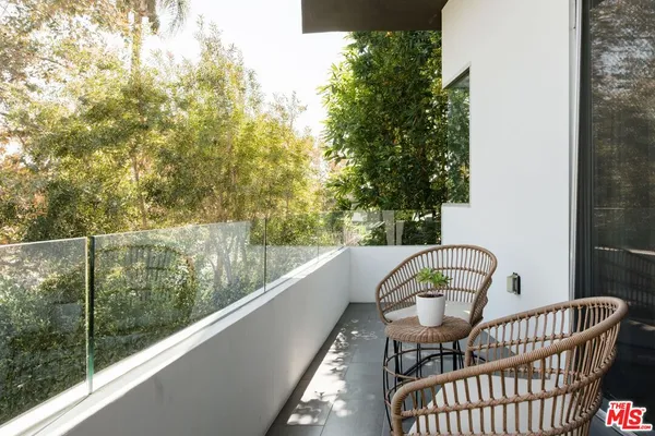 $24,675 | 1723 South Durango Avenue, Los Angeles, CA 90035