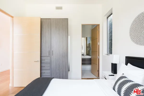 $24,675 | 1723 South Durango Avenue, Los Angeles, CA 90035
