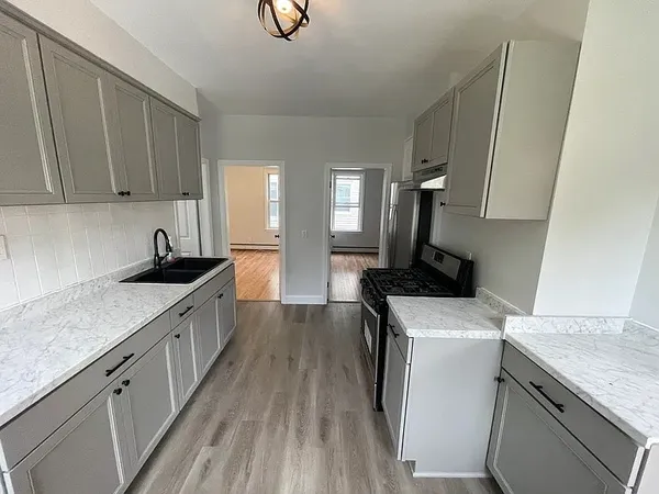 $2,300 | 60 Concord Street, Providence, RI 02904