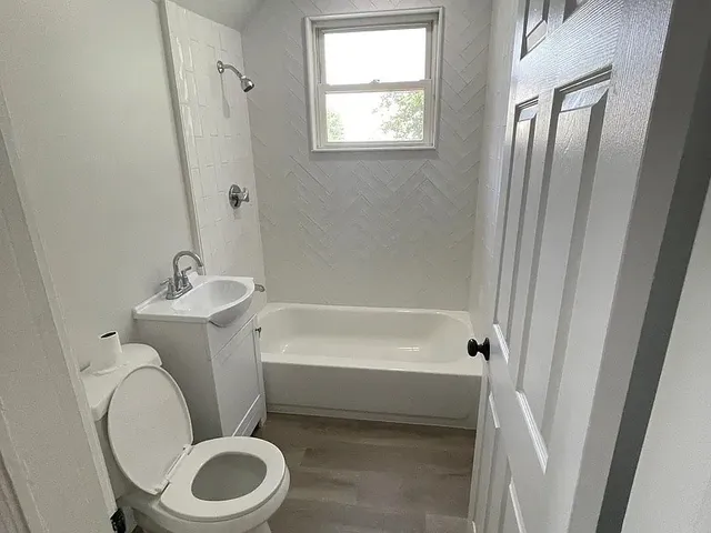 $2,300 | 60 Concord Street, Providence, RI 02904