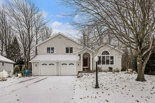 $469,900 | 6468 Wildcreek Drive, Holland, MI 49423