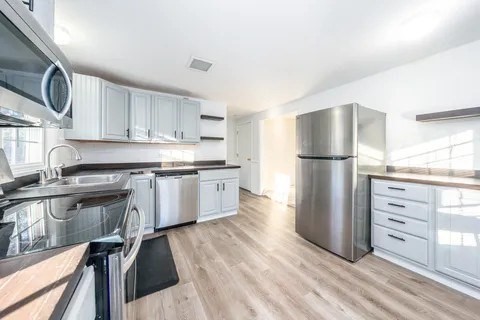 14 Old Mayfair Road Dennis, MA 02660 - Photo 3 of 8