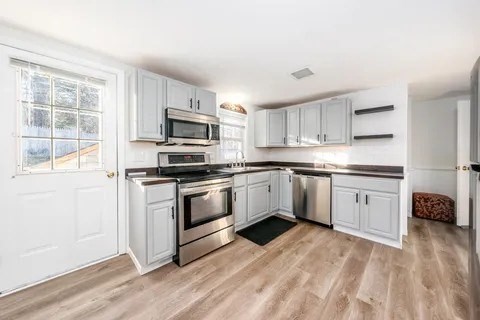 14 Old Mayfair Road Dennis, MA 02660 - Photo 4 of 8