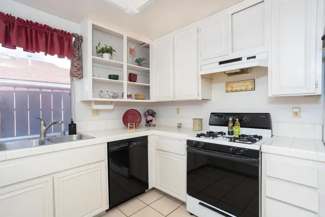 $894,900 | 864 Crystal Creek Court, Chula Vista, CA 91910