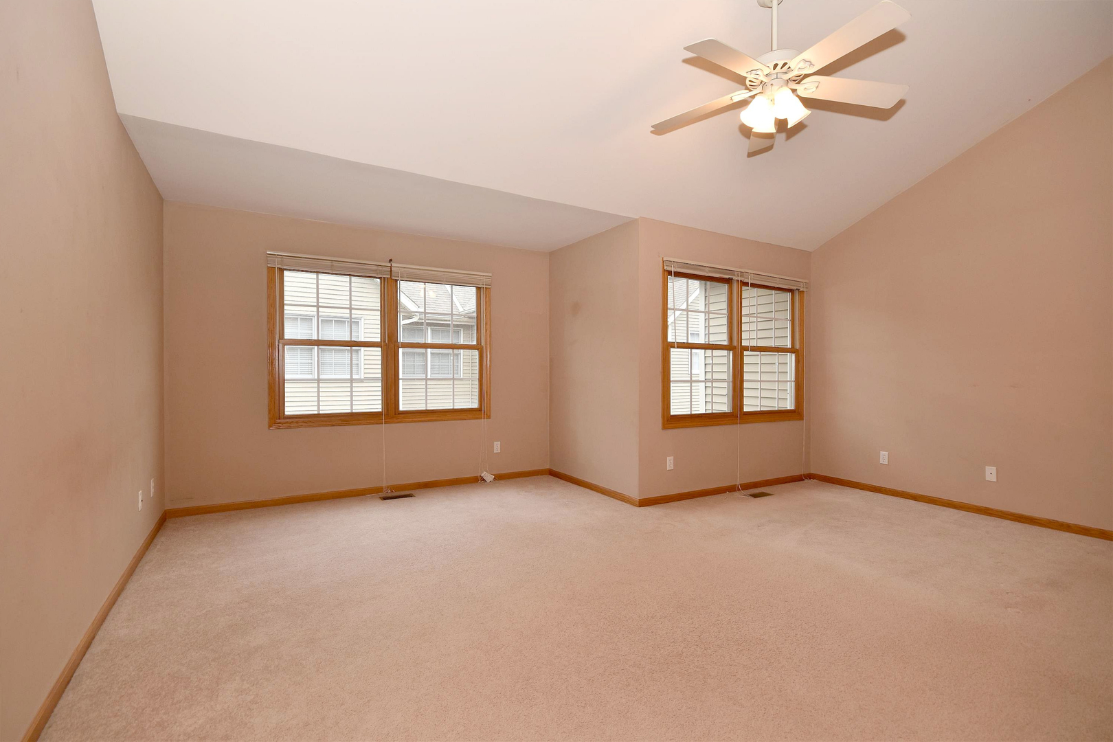 566 South Peace Road Sycamore, IL 60178 - Photo 12 of 26