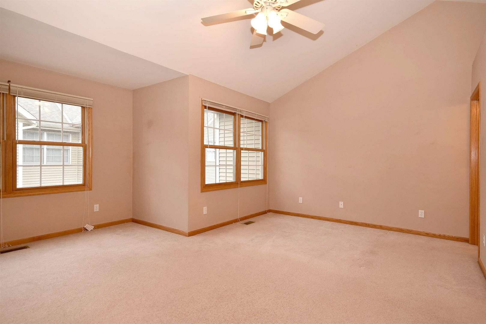 566 South Peace Road Sycamore, IL 60178 - Photo 13 of 26