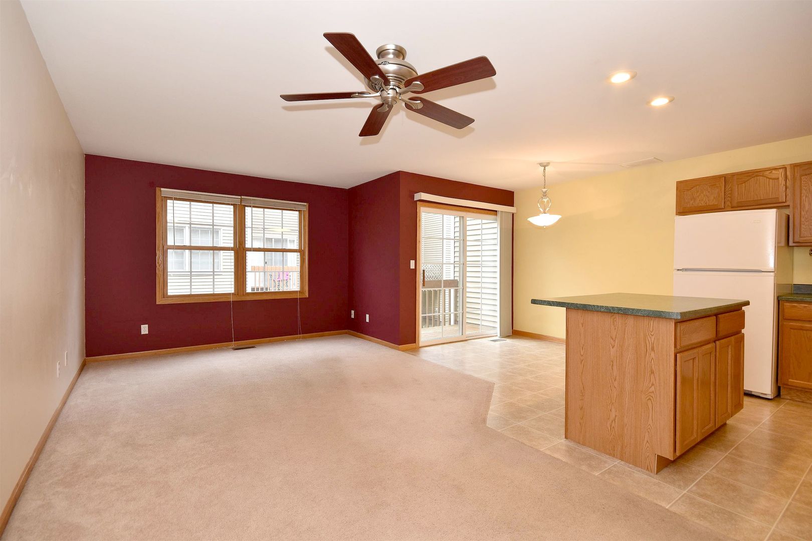 566 South Peace Road Sycamore, IL 60178 - Photo 3 of 26
