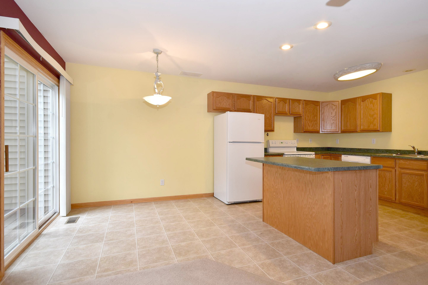 566 South Peace Road Sycamore, IL 60178 - Photo 8 of 26