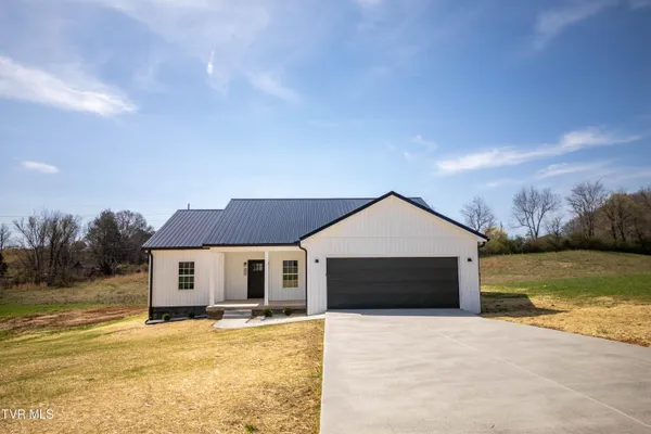 $419,900 | 550 Gibson Loop, Afton, TN 37616