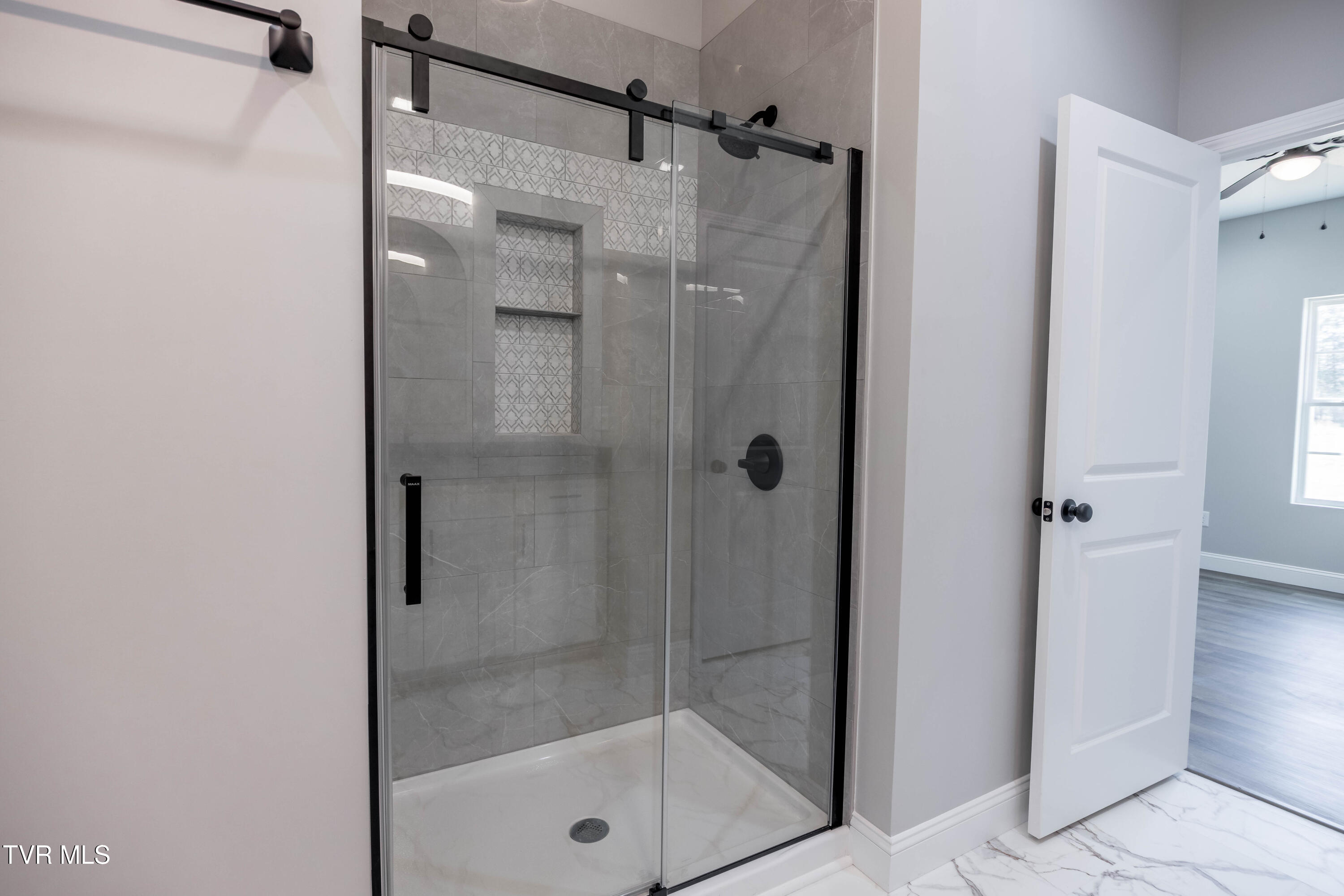 550 Gibson Loop Afton, TN 37616 - Photo 14 of 29 087A9851-HDR