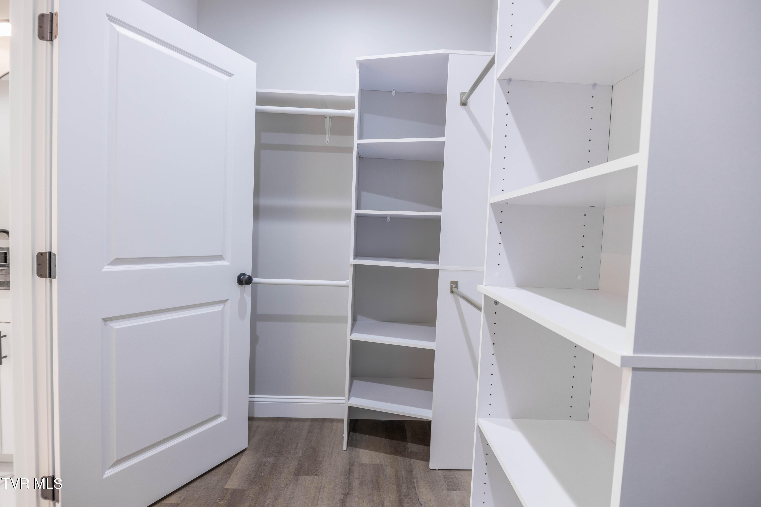 550 Gibson Loop Afton, TN 37616 - Photo 15 of 29 087A9854-HDR