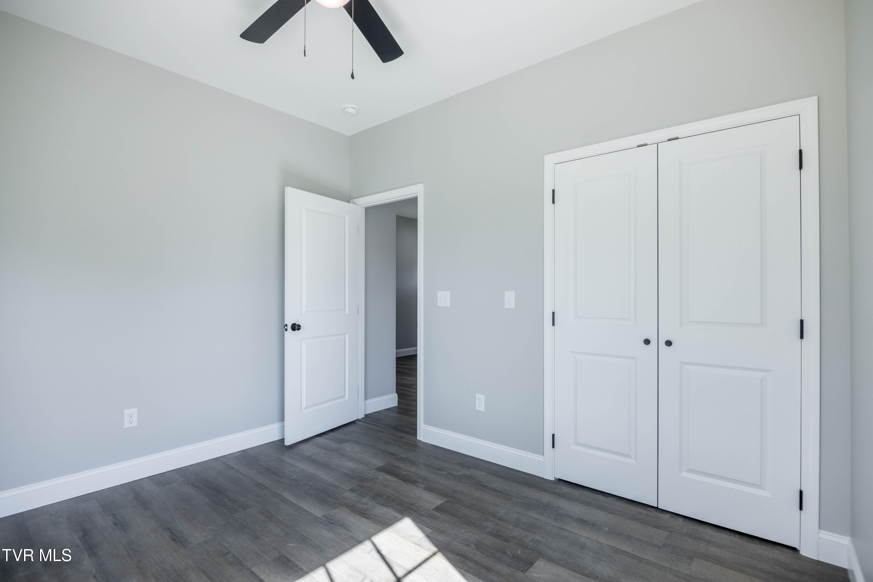 550 Gibson Loop Afton, TN 37616 - Photo 17 of 29 087A9887-HDR