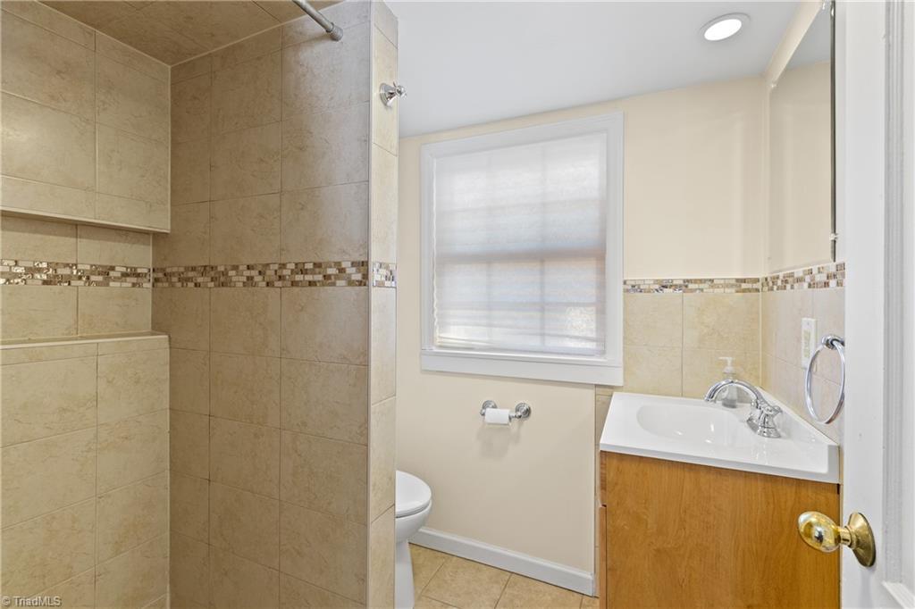 2465 Griffith Road Winston-Salem, NC 27103 - Photo 16 of 25