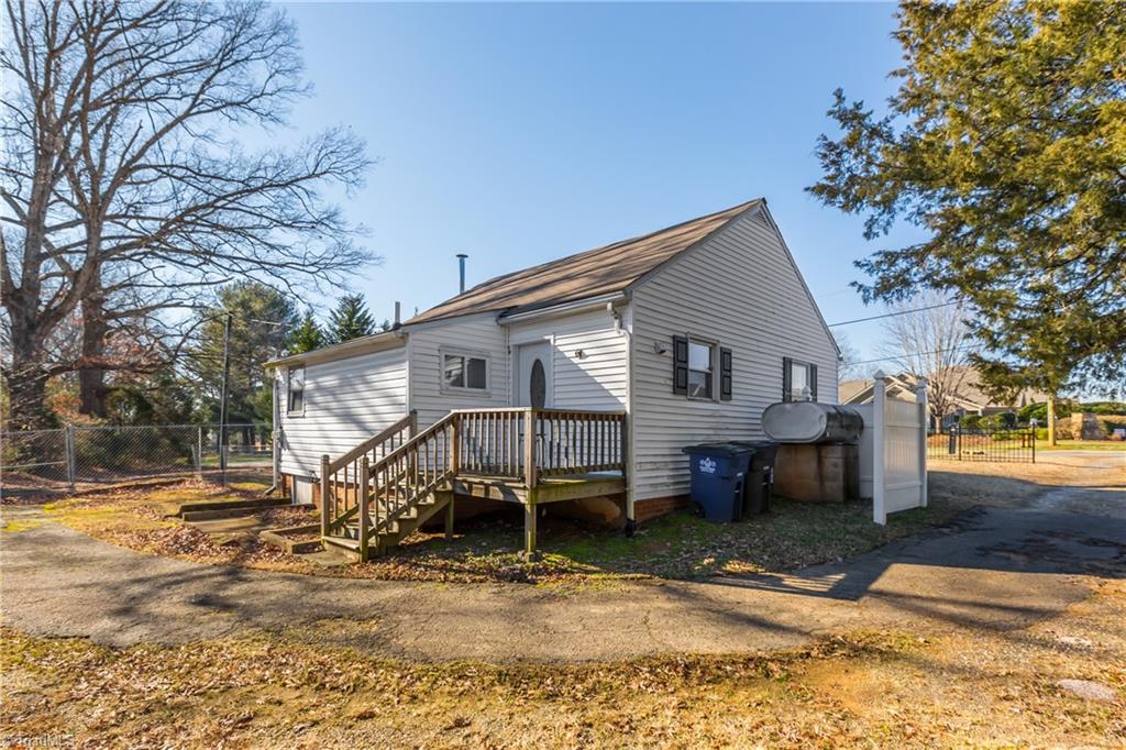 2465 Griffith Road Winston-Salem, NC 27103 - Photo 21 of 25