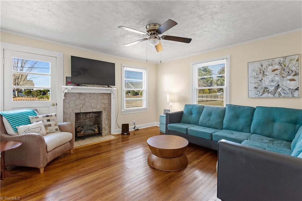 2465 Griffith Road Winston-Salem, NC 27103 - Photo 3 of 25