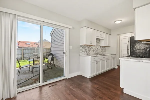 $265,999 | 2311 Bluebell Court, Aurora, IL 60506