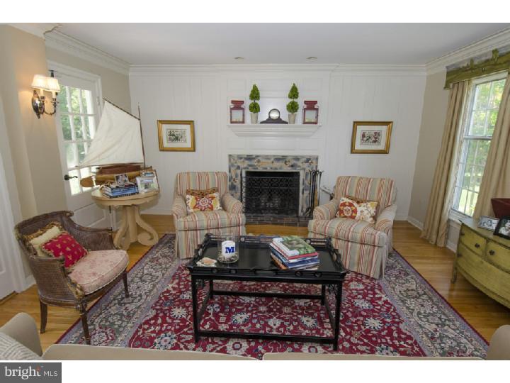 15 Rabbit Run Road Malvern, PA 19355 - Photo 3 of 23 Living Room