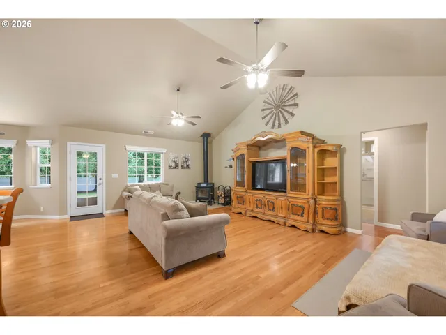 $789,000 | 43950 McKenzie Highway, Walterville, OR 97489