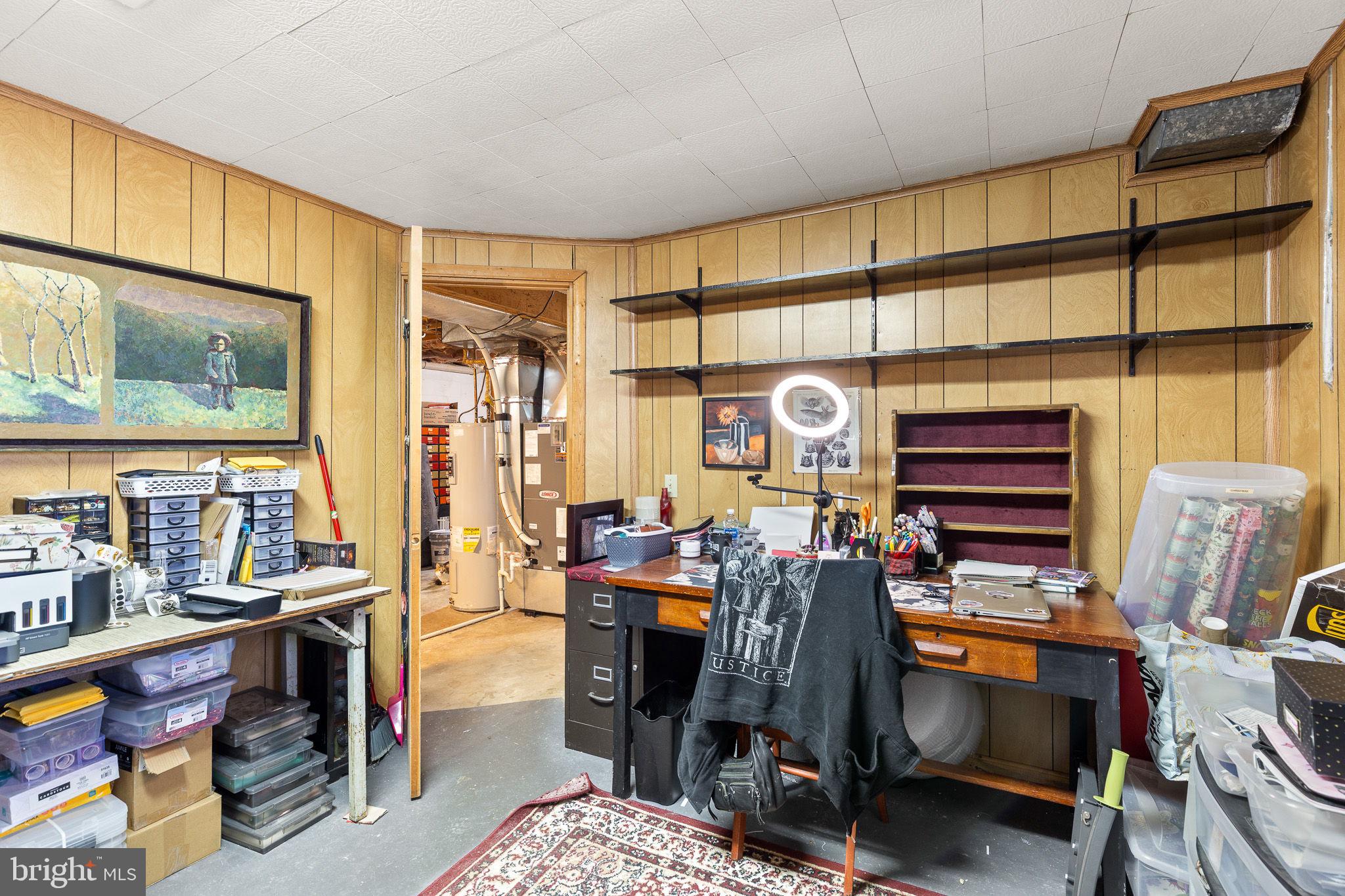 6794 Ottobine Road Dayton, VA 22821 - Photo 24 of 32 a room with furniture and musical instruments