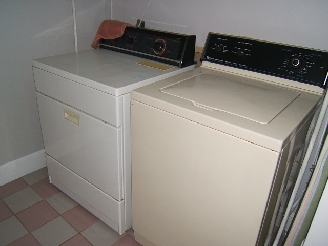 1406 Craig Robertson Road Southeast Roanoke, VA 24014 - Photo 14 of 25 Laundry