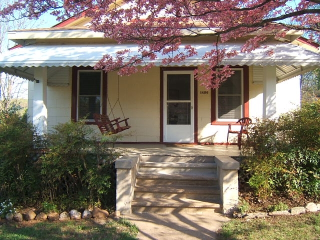 1406 Craig Robertson Road Southeast Roanoke, VA 24014 - Photo 19 of 25 Front Porch