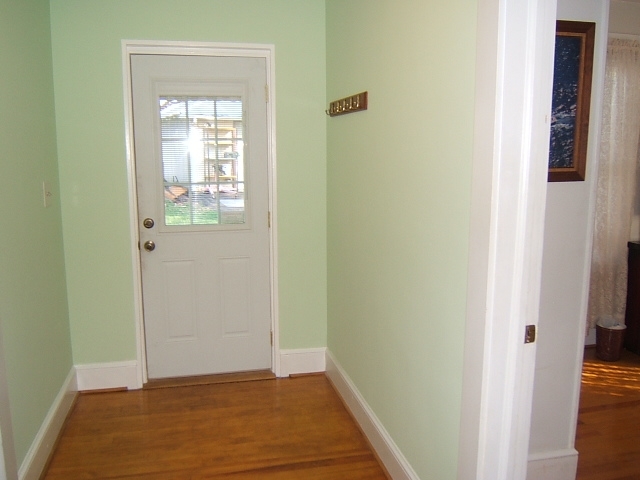 1406 Craig Robertson Road Southeast Roanoke, VA 24014 - Photo 20 of 25 Back Hallway