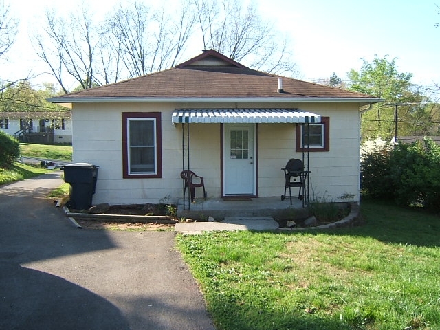 1406 Craig Robertson Road Southeast Roanoke, VA 24014 - Photo 22 of 25 Back of Home
