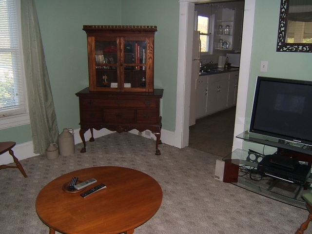 1406 Craig Robertson Road Southeast Roanoke, VA 24014 - Photo 5 of 25 Living Room