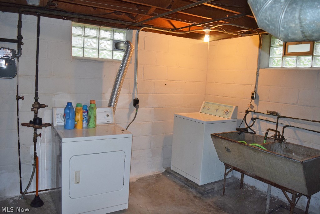 1094 Woodview Road Cleveland, OH 44121 - Photo 16 of 19 Gallery Image 16