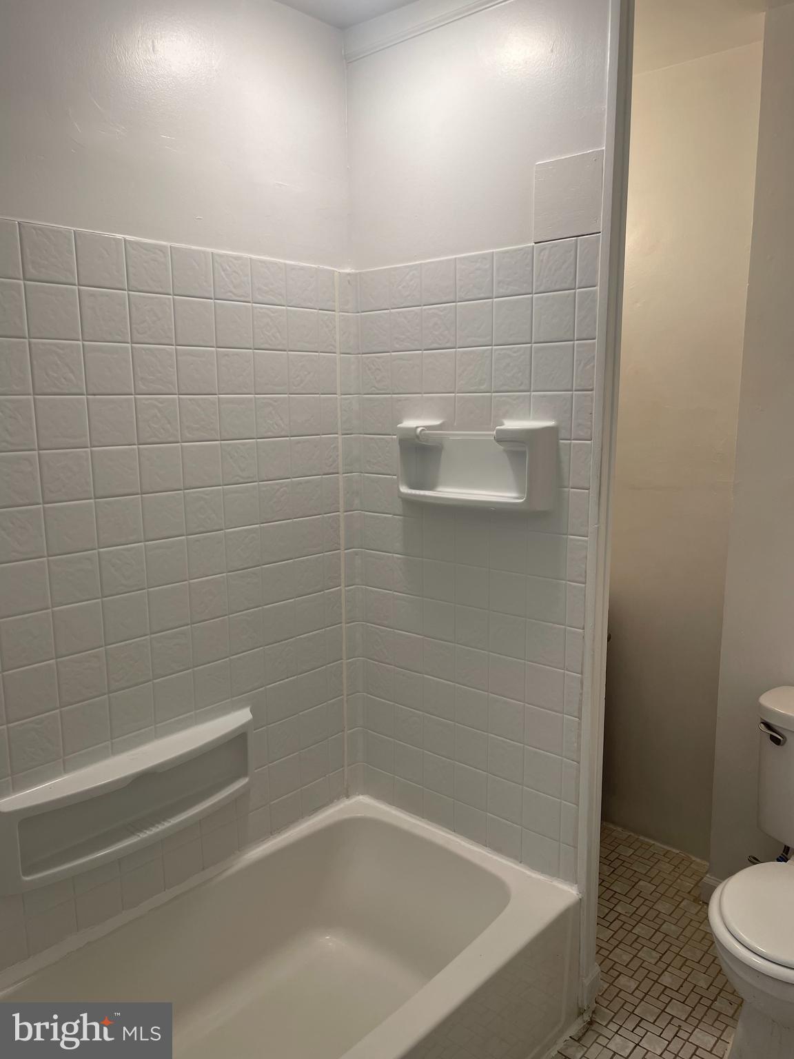 67 Sunshine Road Upper Darby, PA 19082 - Photo 17 of 29