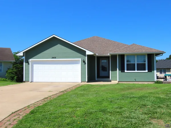 $340,000 | 3909 Northwest Fielding Terrace, Topeka, KS 66618