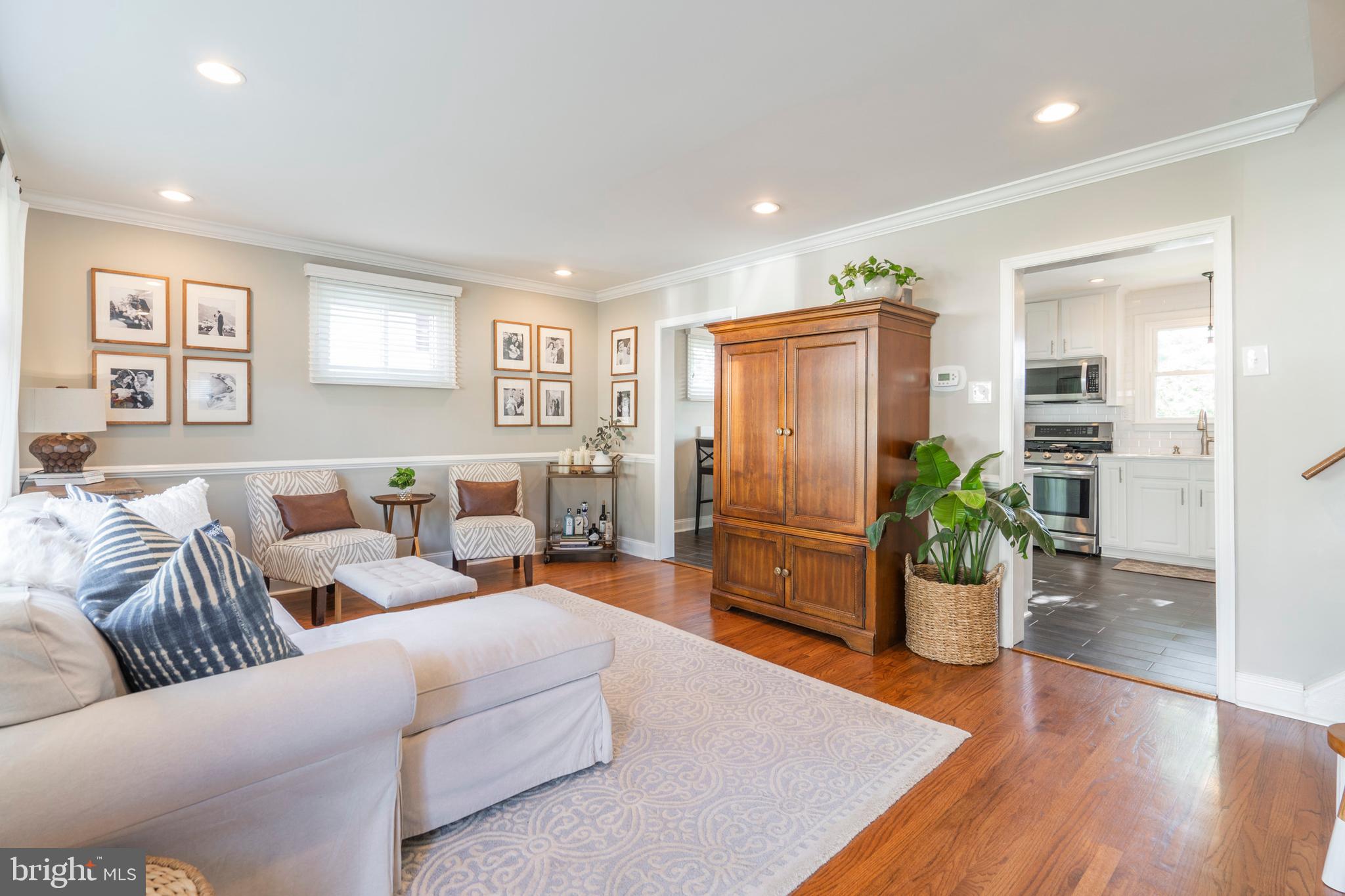 1363 Partridge Road Abington, PA 19001 - Photo 4 of 36 Living Room