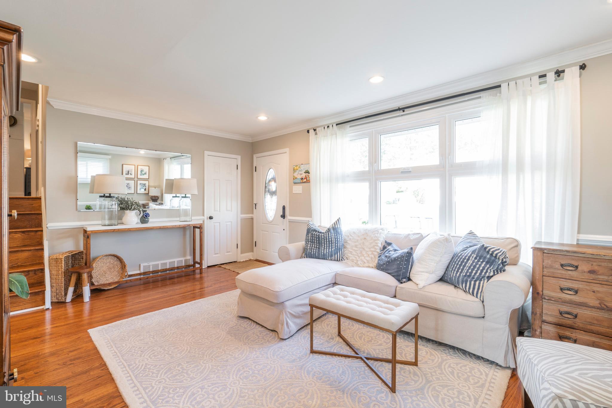 1363 Partridge Road Abington, PA 19001 - Photo 6 of 36 Living Room