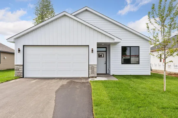 $374,900 | 721 Margaret Avenue Northeast, Isanti, MN 55040