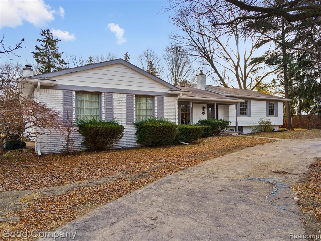 32 Shagbark Drive Rochester Hills, MI 48309 - Photo 1 of 30