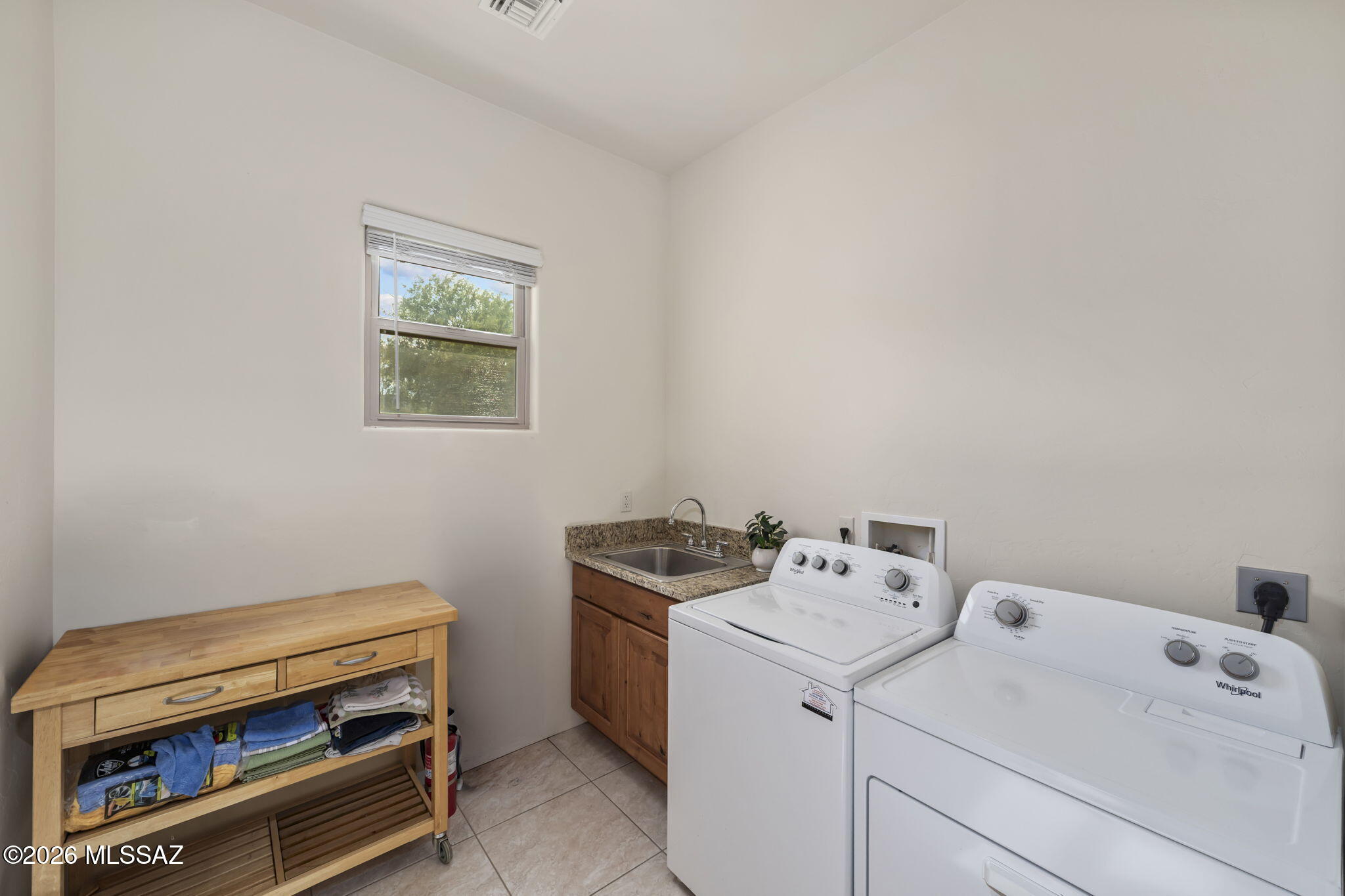 45 High View Court Tubac, AZ 85646 - Photo 38 of 44 a utility room with dryer and washer