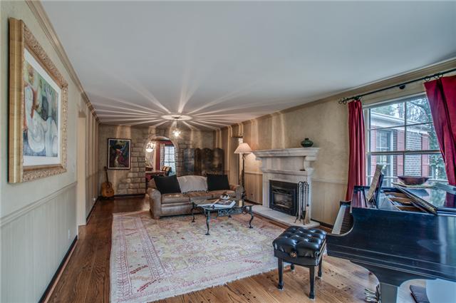 7618 Buffalo Road Nashville, TN 37221 - Photo 5 of 20 Formal living room with marble gas fireplace.