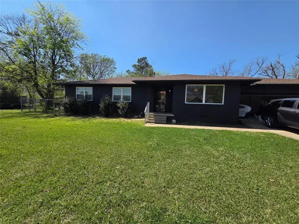 $295,000 | 501 White Street, Whitesboro, TX 76273