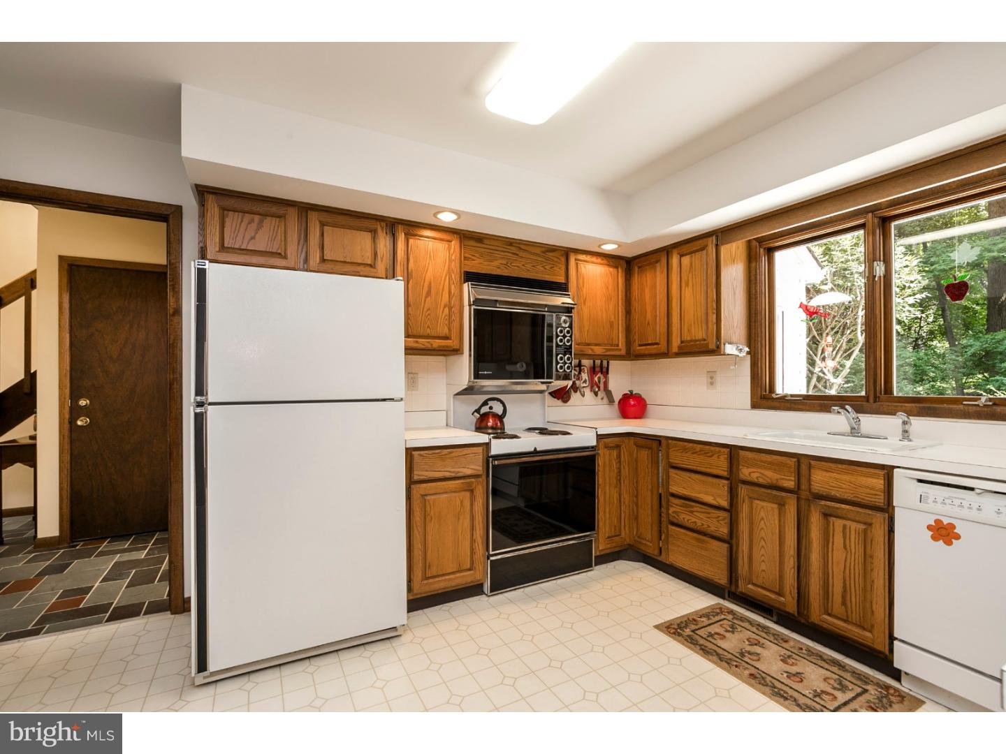 187 Pheasant Run Road West Chester, PA 19382 - Photo 11 of 24 Kitchen
